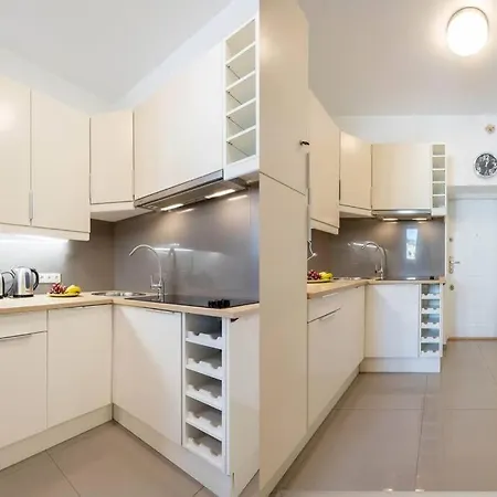 Fantastica Warszawa#cozy Flat#citycenter#smart Atv#fast Wifi 아파트